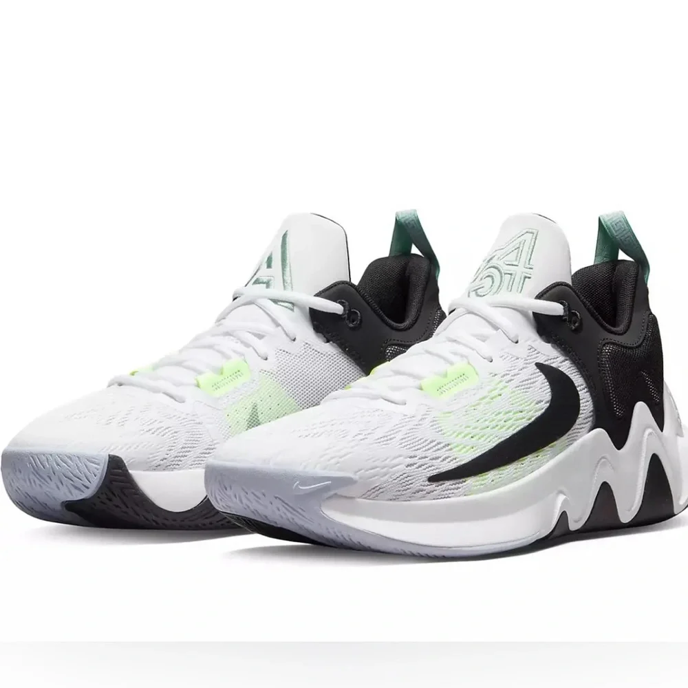 Nike NWOT Giannis Immortality 2 Basketball Shoes Size 10 1/2